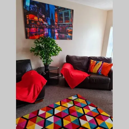 Ample Comforts, Centrally Located, Town Centre Warrington Exterior photo