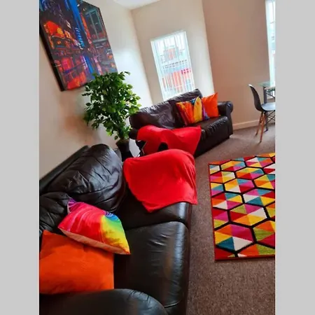 Ample Comforts, Centrally Located, Town Centre Warrington Exterior photo