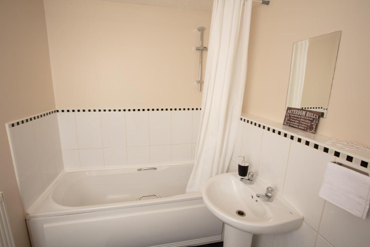 Ample Comforts, Centrally Located, Town Centre Apartment Warrington