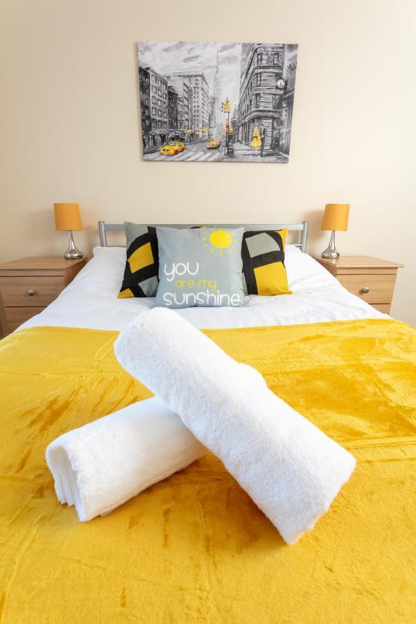 Apartment Ample Comforts, Centrally Located, Town Centre Warrington