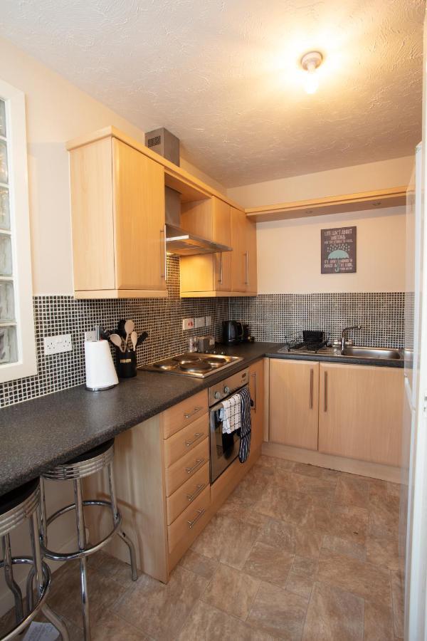 Apartment Ample Comforts, Centrally Located, Town Centre *