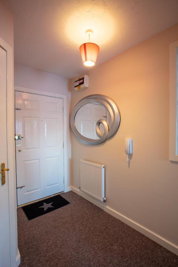 Ample Comforts, Centrally Located, Town Centre * Warrington